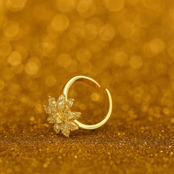 Floral Adjustable Gold Ring.