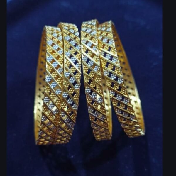 Gold Cutwork Diamond-Pattern Bangles Set