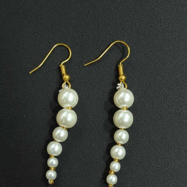 Graduated Pearl Linear Drop Earrings