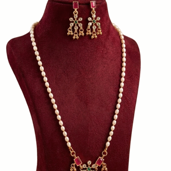 The Gulabi Pearl & Gemstone Ensemble